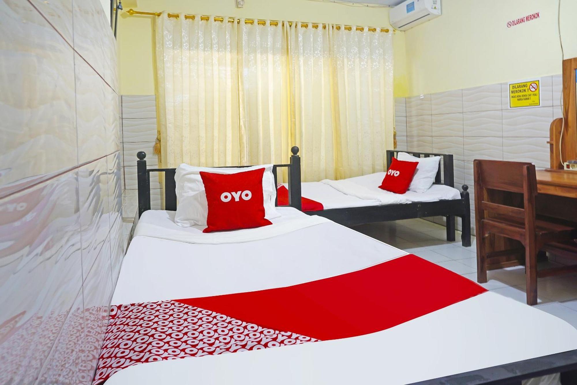 Putih Mulia Homestay Syariah Lumajang Exterior foto